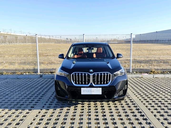 Фото 2 - BMW X1