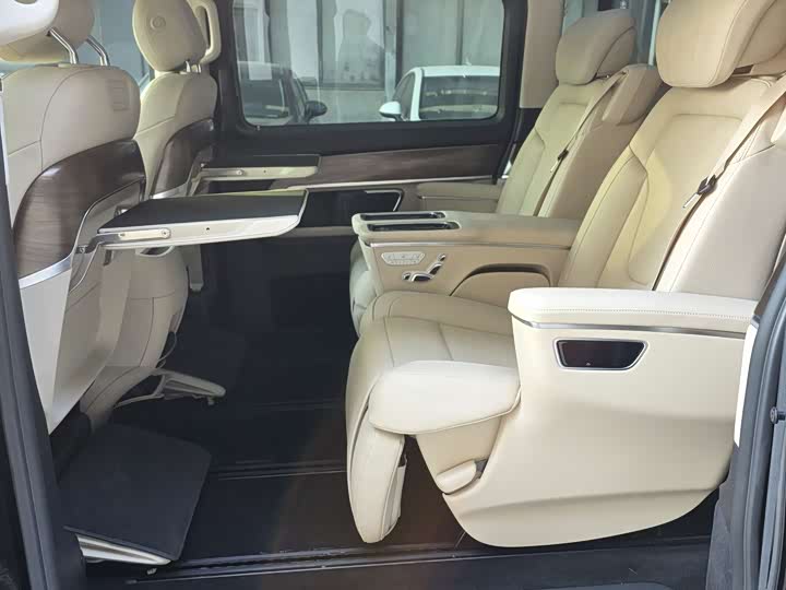 Фото 6 - Mercedes-Benz V-Class