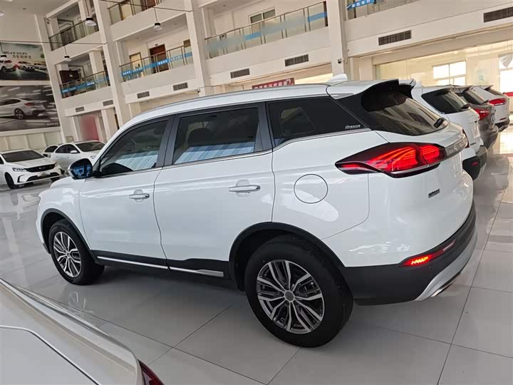 Фото 5 - Geely Atlas