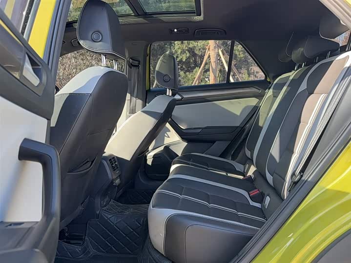 Фото 8 - Volkswagen T-Roc