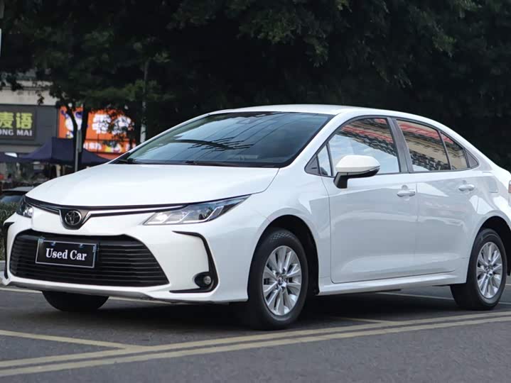 Фото 1 - Toyota Corolla