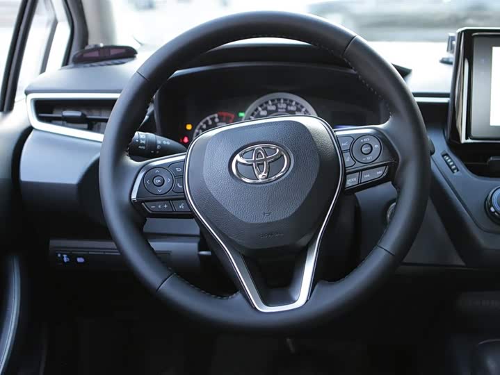 Фото 12 - Toyota Corolla