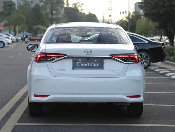 Фото 6 - Toyota Corolla