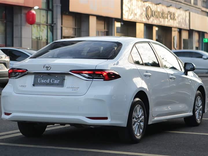 Фото 7 - Toyota Corolla