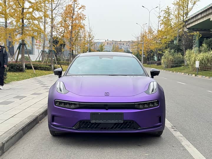 Фото 2 - Zeekr 001