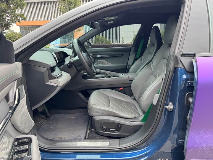 Фото 4 - Zeekr 001