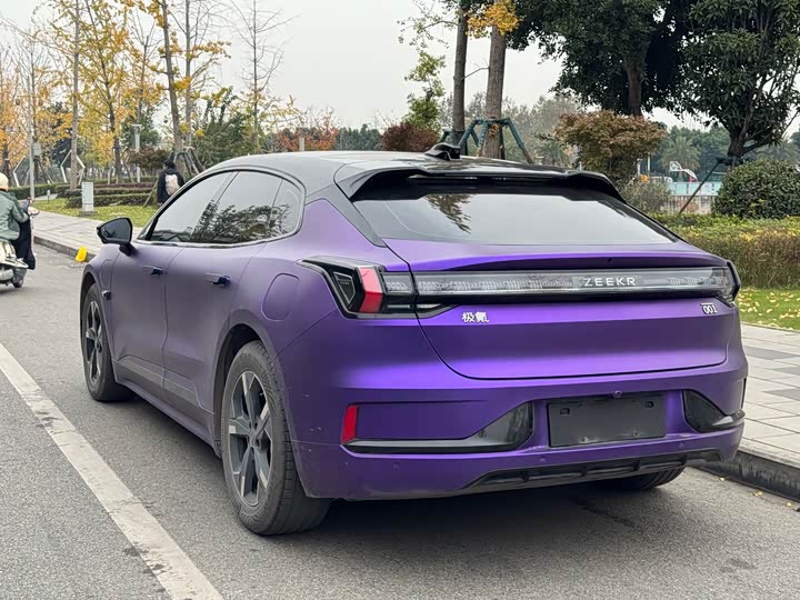 Фото 7 - Zeekr 001