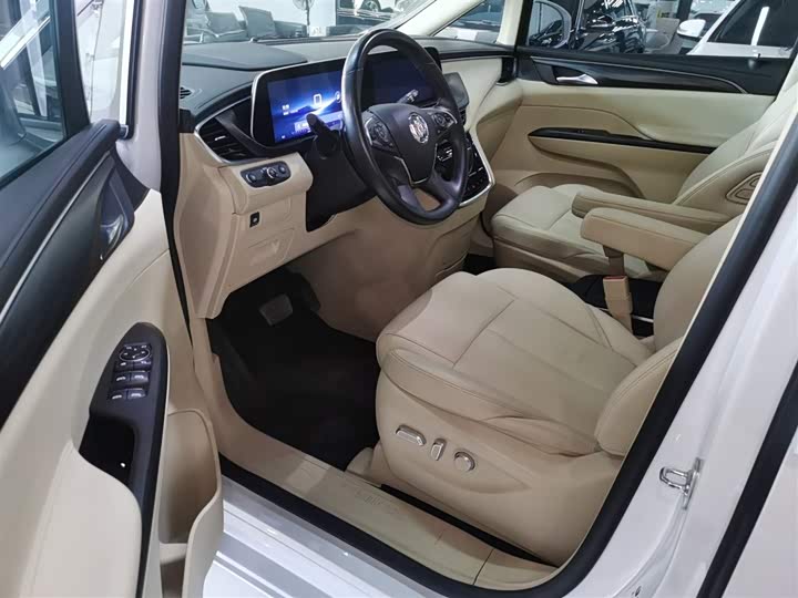 Фото 16 - Buick GL8 ES