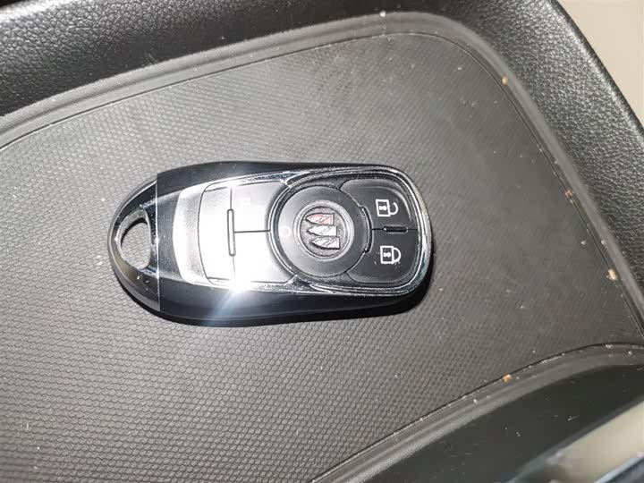 Фото 9 - Buick GL8 ES