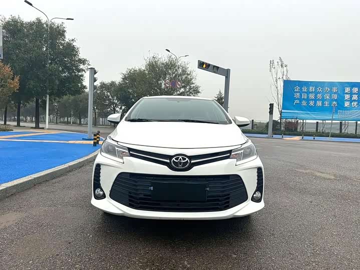 Фото 2 - Toyota Vios