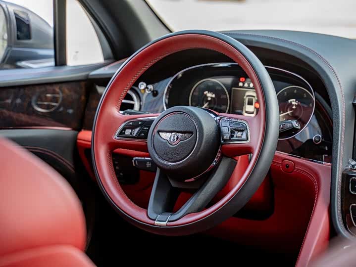 Фото 6 - Bentley Bentayga