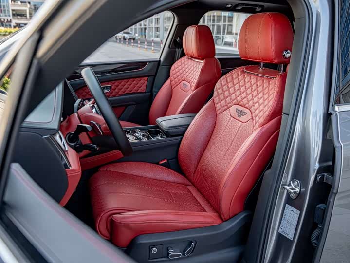 Фото 9 - Bentley Bentayga