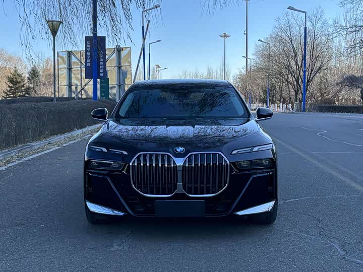 Фото 4 - BMW 7 Series