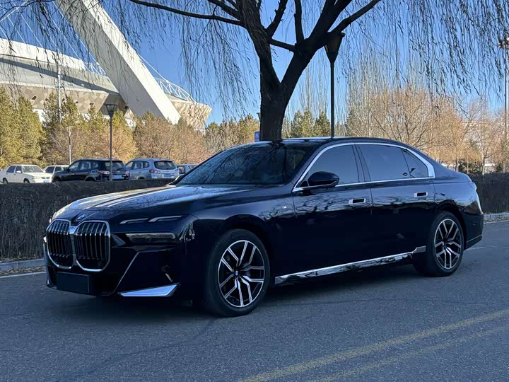 Фото 5 - BMW 7 Series