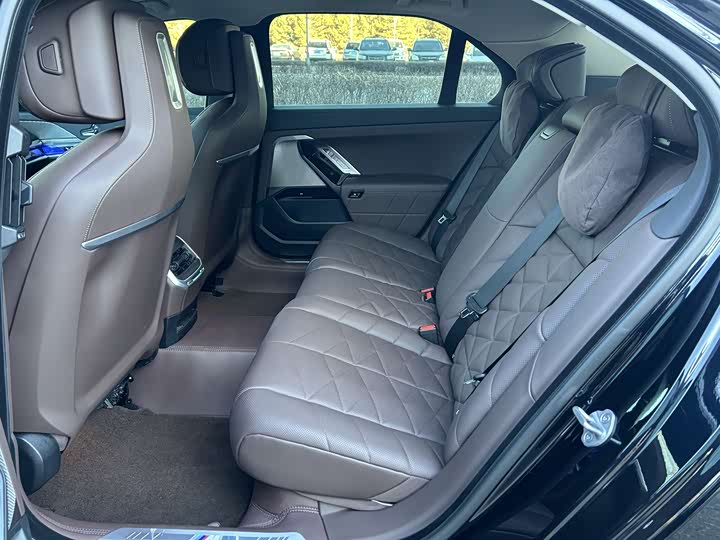 Фото 6 - BMW 7 Series