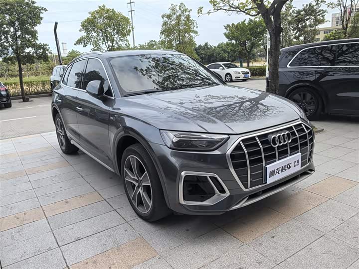 Фото 3 - Audi Q5L
