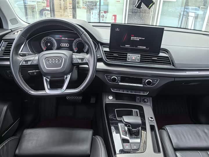 Фото 6 - Audi Q5L