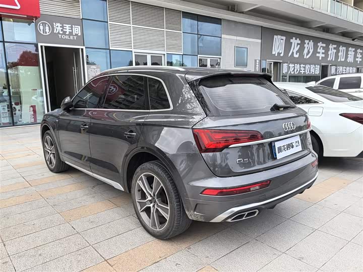Фото 9 - Audi Q5L
