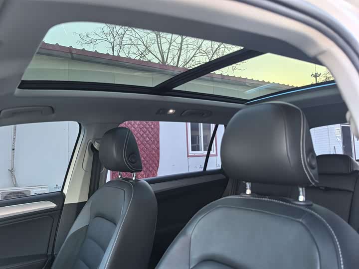 Фото 14 - Volkswagen Tiguan L Pro