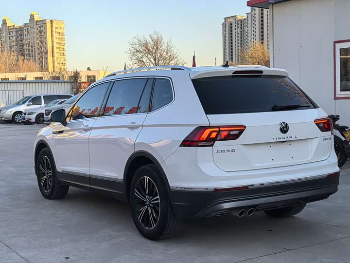 Фото 6 - Volkswagen Tiguan L Pro