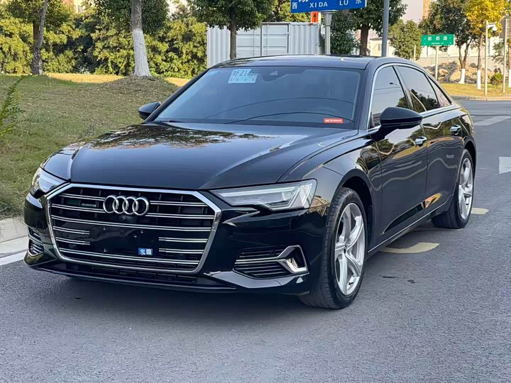 Фото 1 - Audi A6L