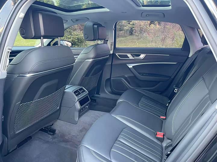 Фото 10 - Audi A6L