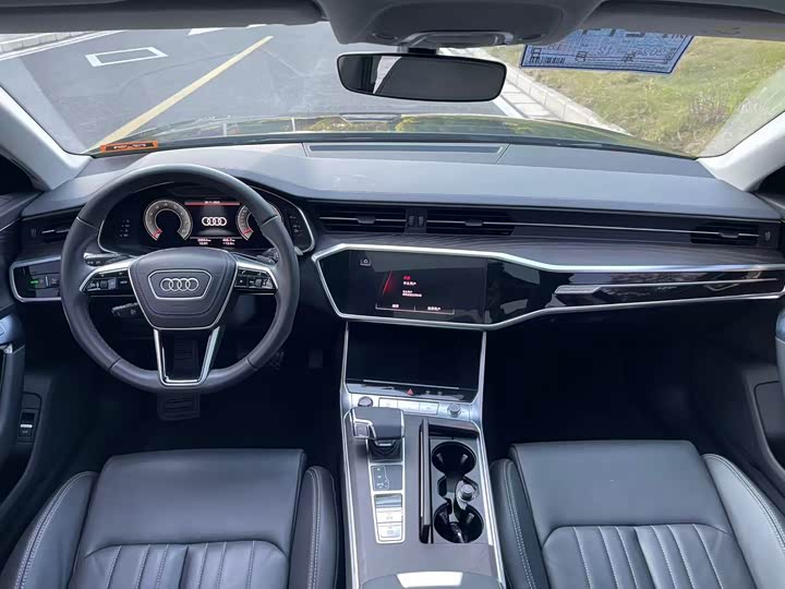 Фото 11 - Audi A6L