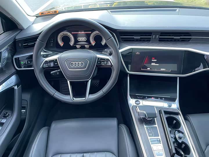 Фото 12 - Audi A6L