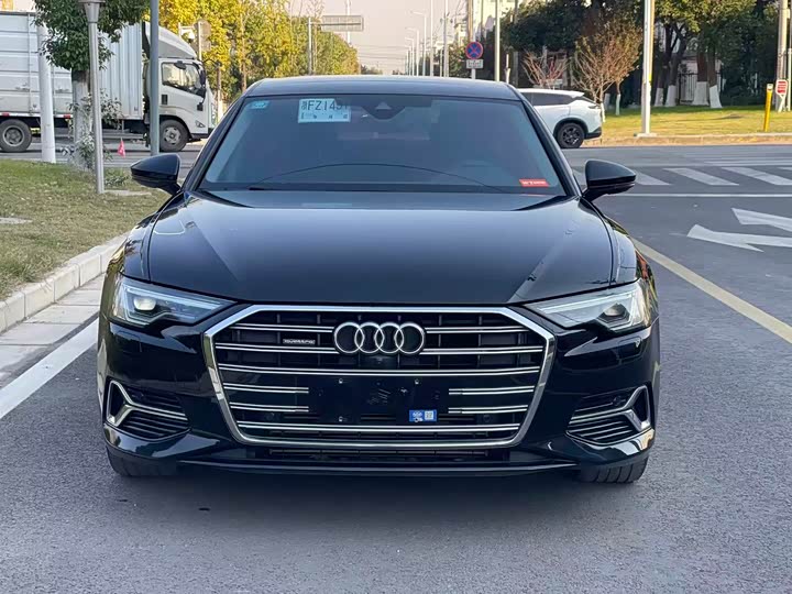 Фото 2 - Audi A6L