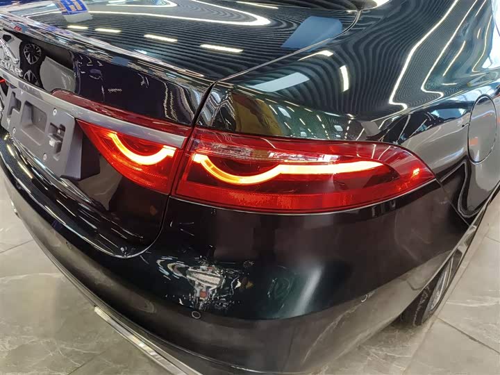 Фото 8 - Jaguar XF L