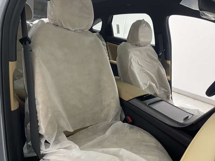 Фото 32 - Geely Galaxy L6