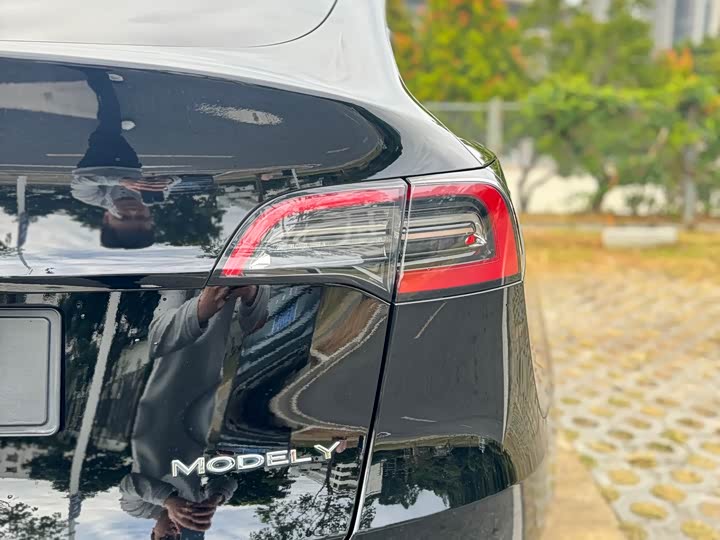 Фото 12 - Tesla Model Y