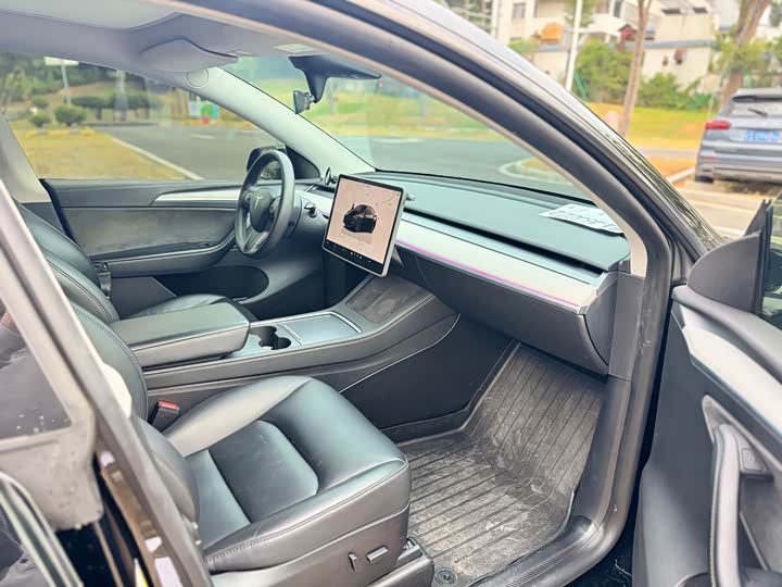 Фото 6 - Tesla Model Y