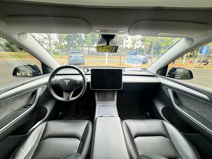 Фото 8 - Tesla Model Y