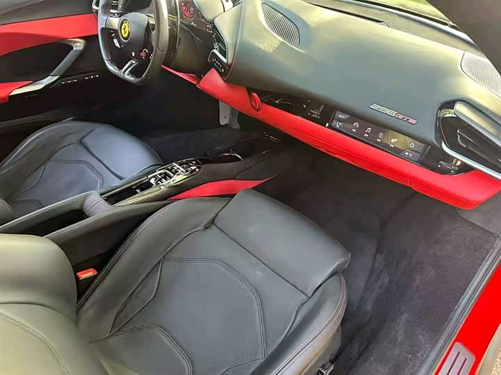 Фото 4 - Ferrari 296