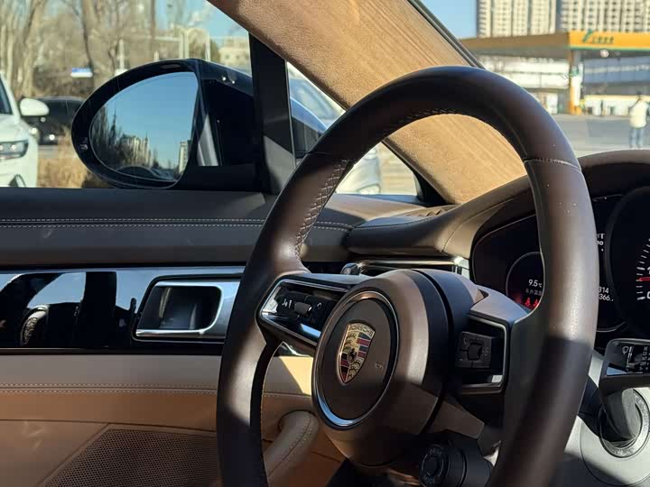 Фото 13 - Porsche Panamera