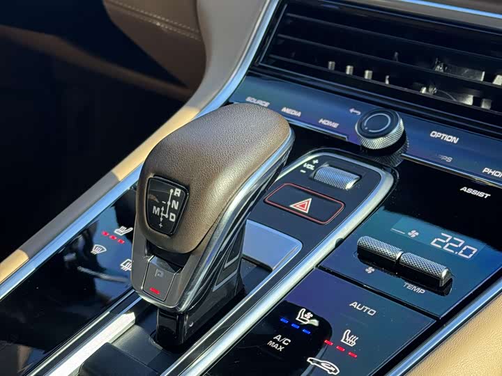 Фото 14 - Porsche Panamera