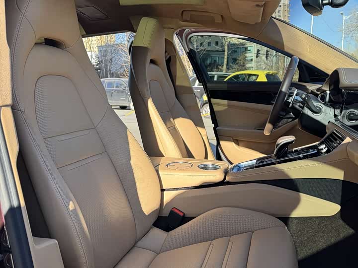 Фото 9 - Porsche Panamera