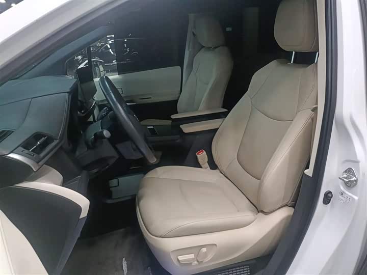 Фото 15 - Toyota Sienna