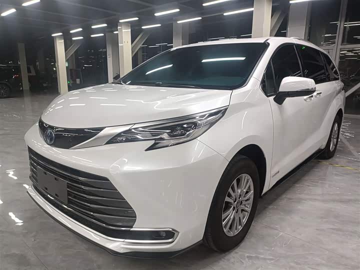 Фото 2 - Toyota Sienna