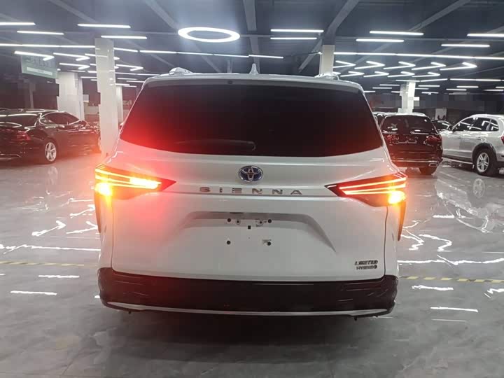 Фото 6 - Toyota Sienna