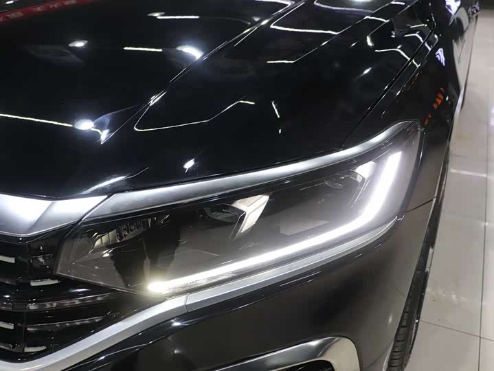 Фото 16 - Volkswagen Passat