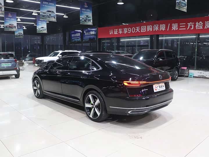 Фото 4 - Volkswagen Passat