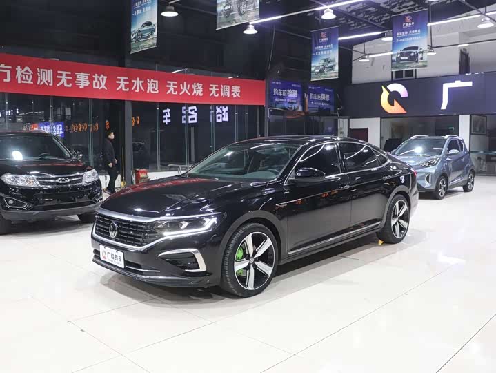 Фото 5 - Volkswagen Passat