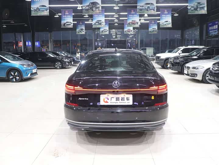 Фото 7 - Volkswagen Passat