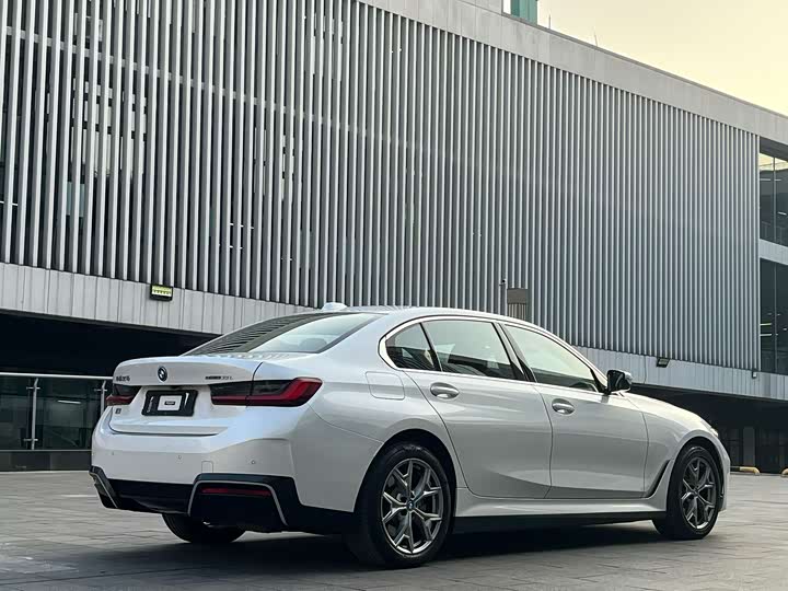 Фото 13 - BMW i3