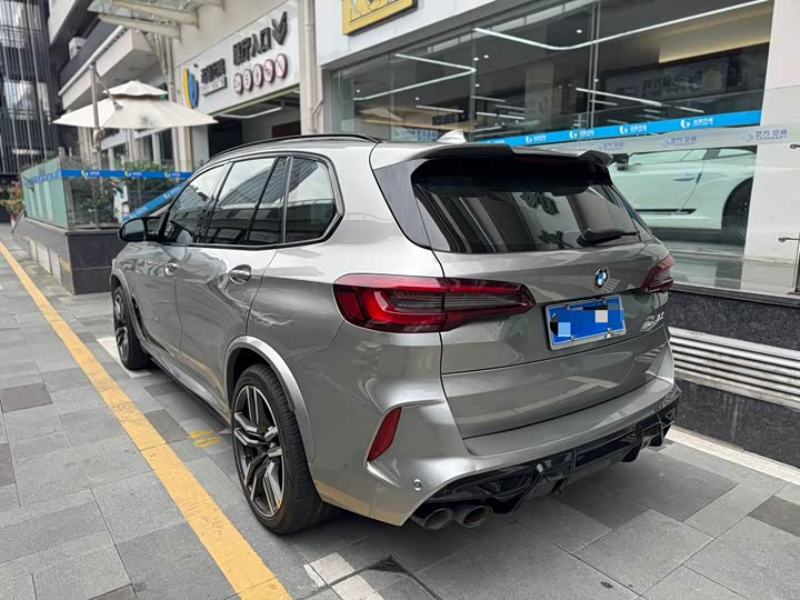 Фото 2 - BMW X5 M