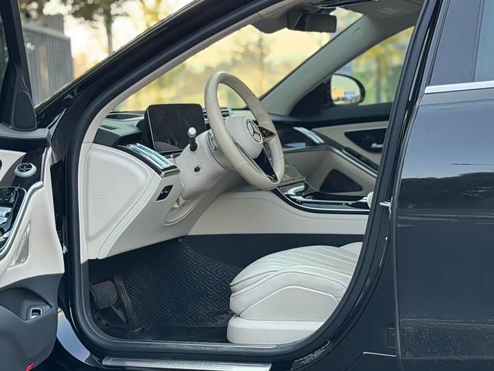 Фото 7 - Mercedes-Benz S-Class