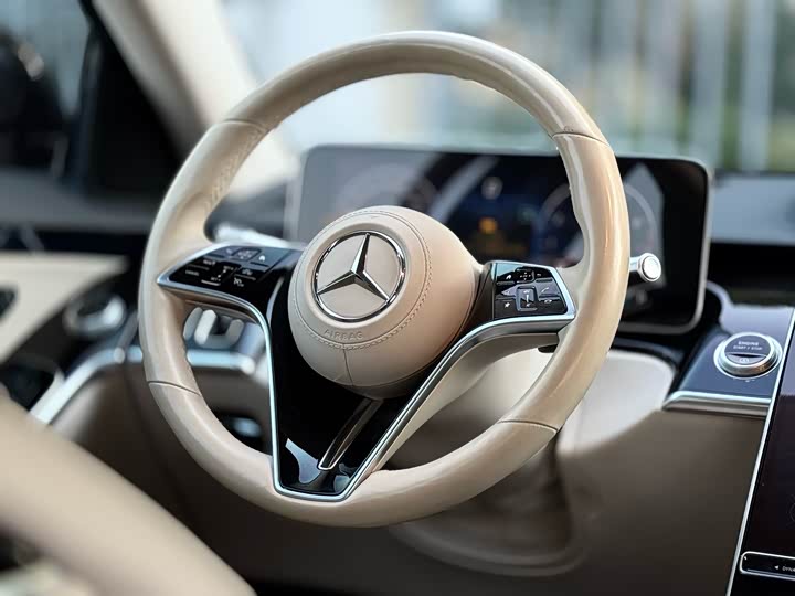 Фото 9 - Mercedes-Benz S-Class