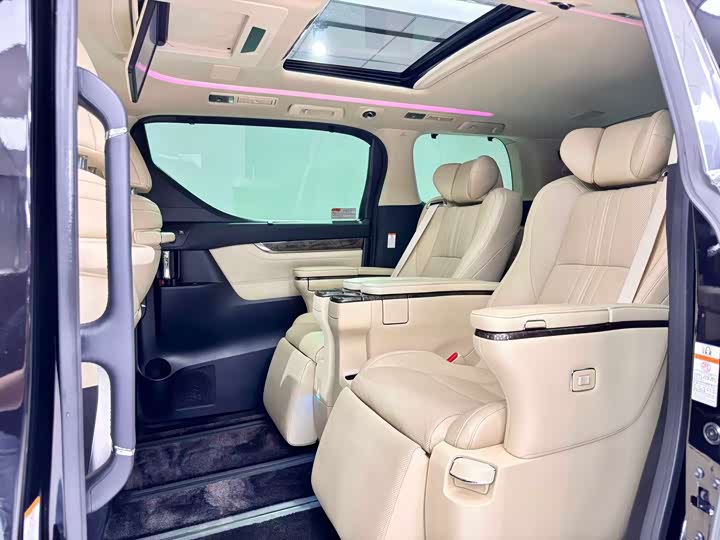 Фото 5 - Toyota Alphard